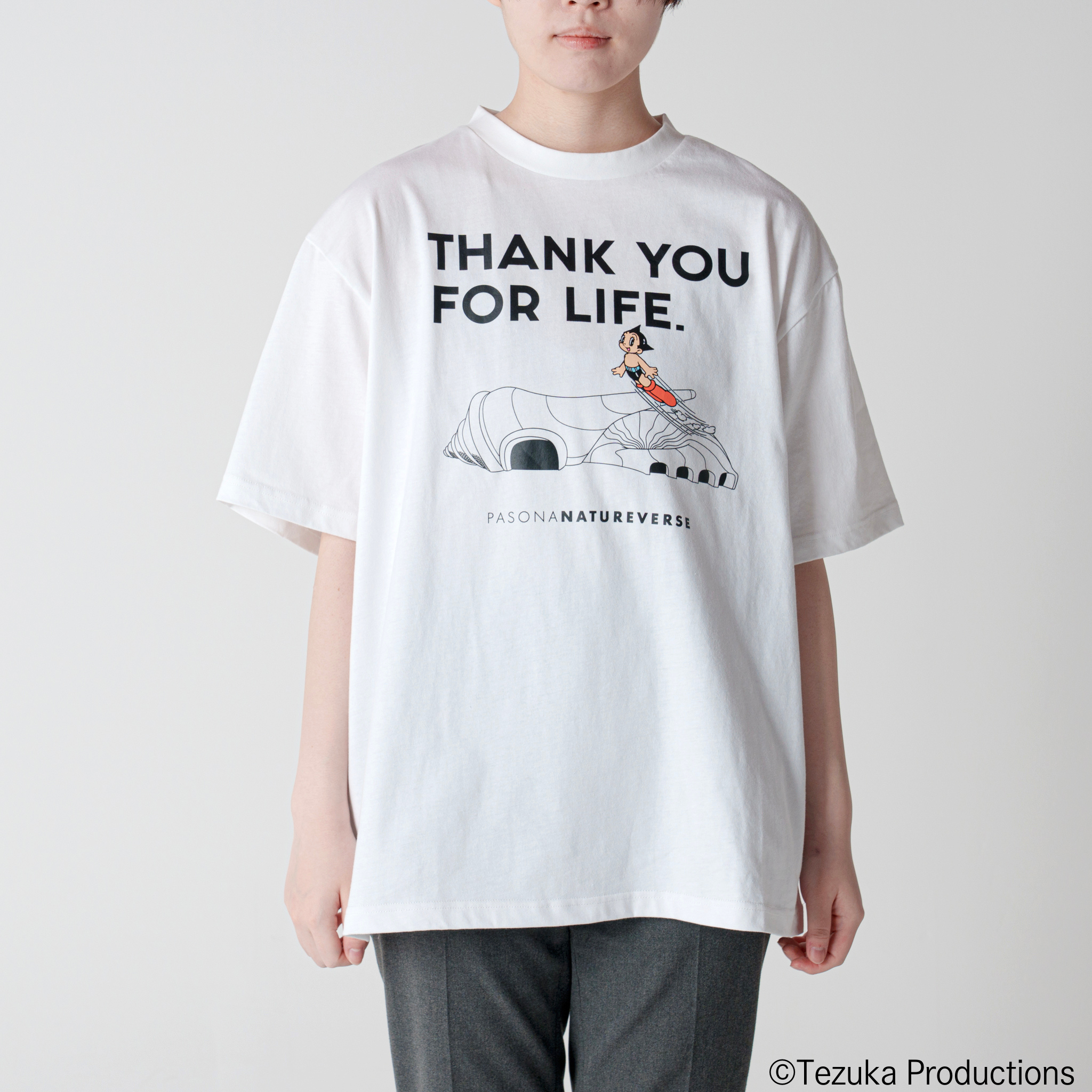 【大阪・関西万博オフィシャルグッズ】半袖Tシャツ アトム 「THANK YOU FOR LIFE.」 PASONA×ATOM & B・J